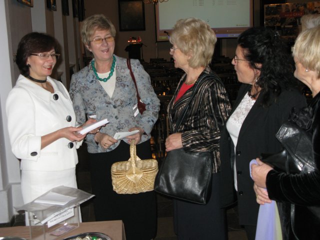 008-CS@G9@20091113_161332_0050.JPG.medium.jpeg