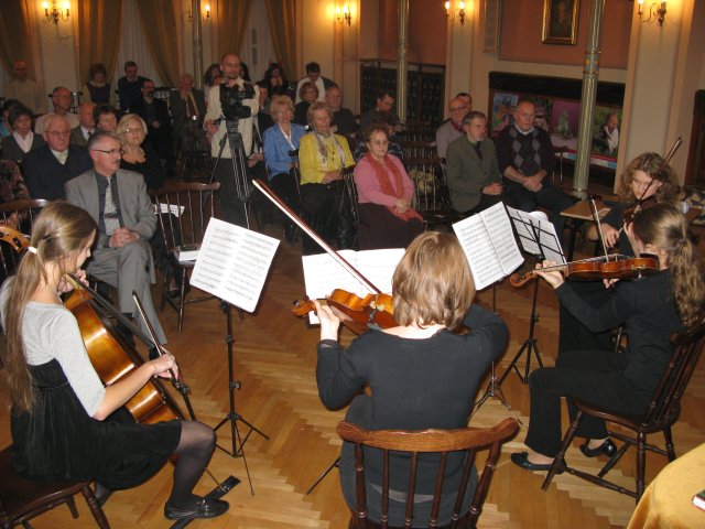 078-CS@G9@20091114_183638_0318.JPG.medium.jpeg